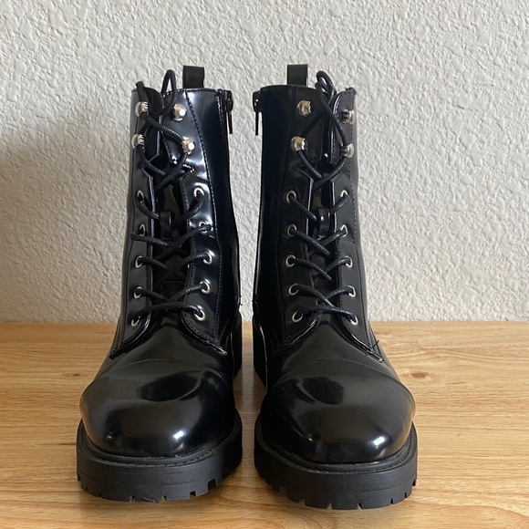 Wild Diva Black Lace-Up Women's Combat Boots - Picture 2 of 9